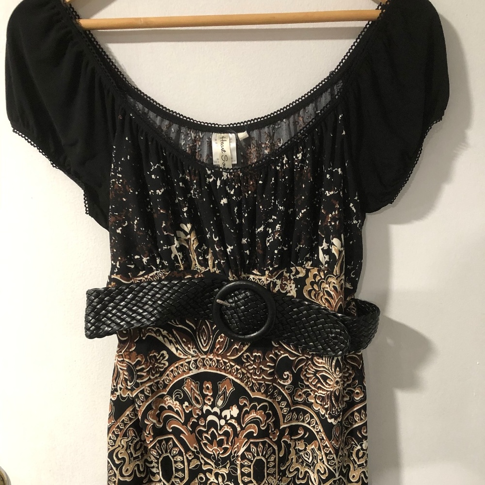 Used womens top size M.